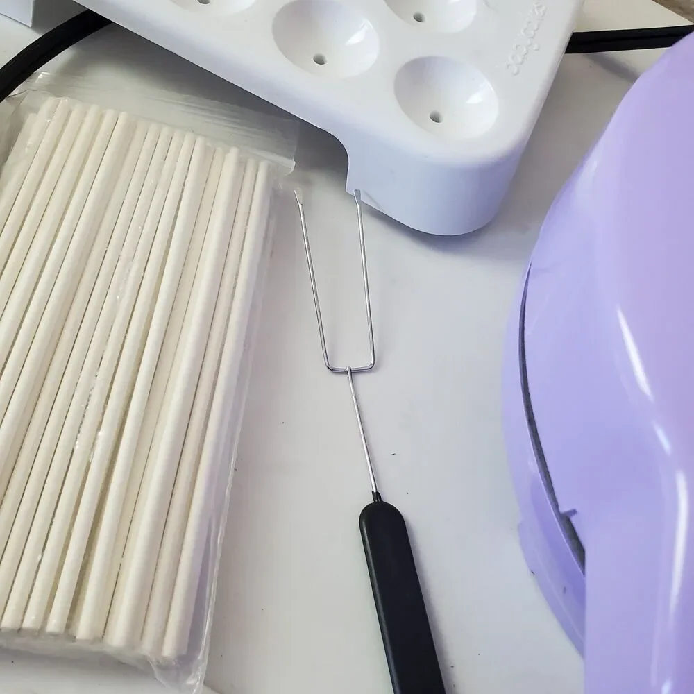 Babycakes‎ Cake Pop Maker #CP-94LV, Stand, Filling Injector, Fork, Pop Sticks